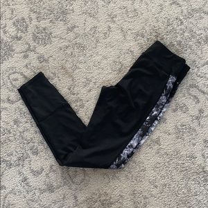 Black patterned forever 21 leggings; small
